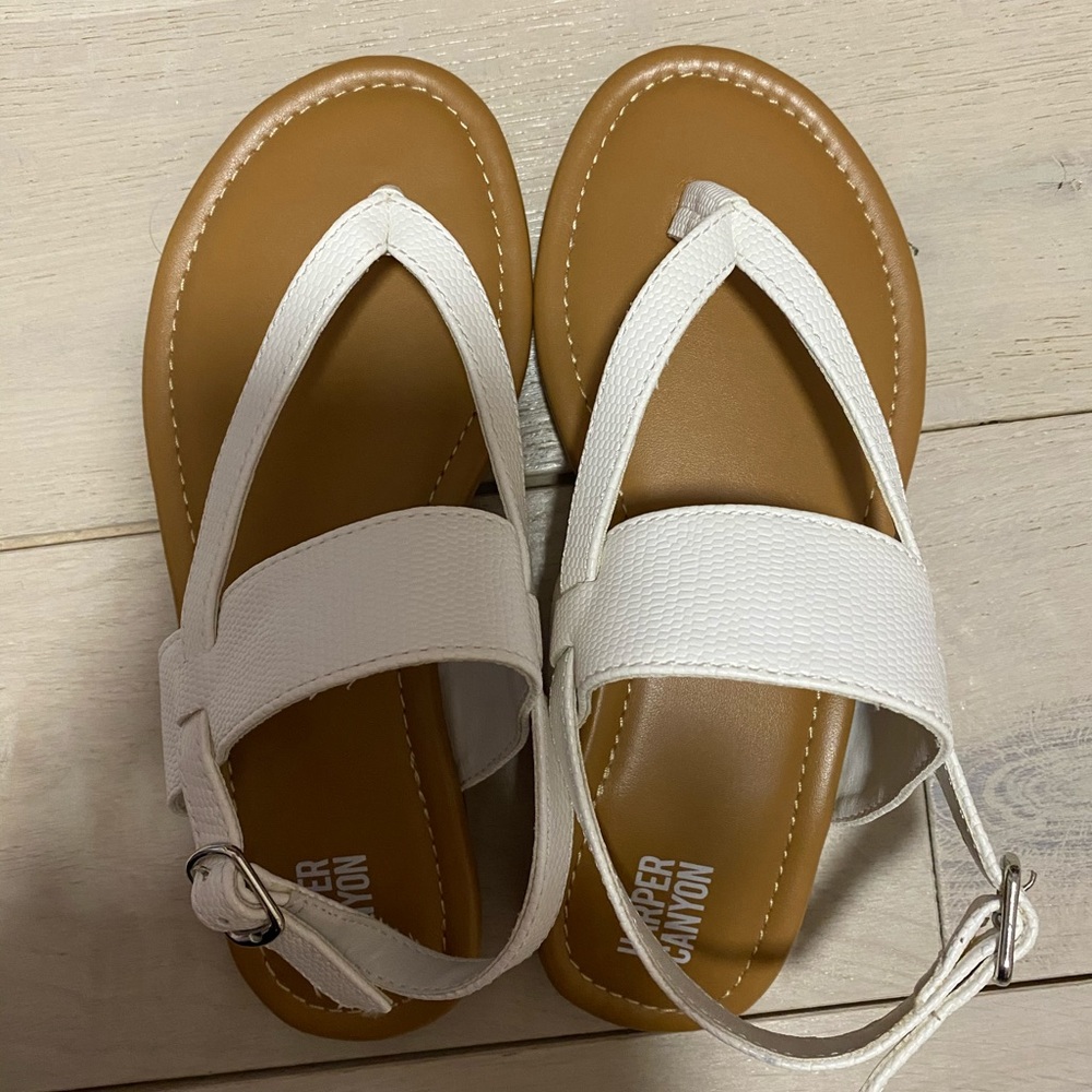 Girls Harper Canyon white beach sandals